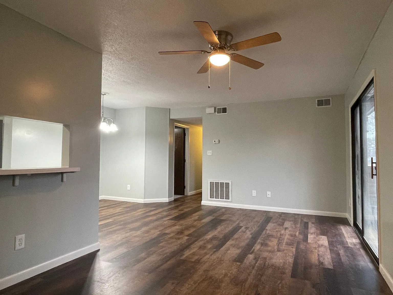 2 bed, 985 sqft, $1,495 — Photo 4