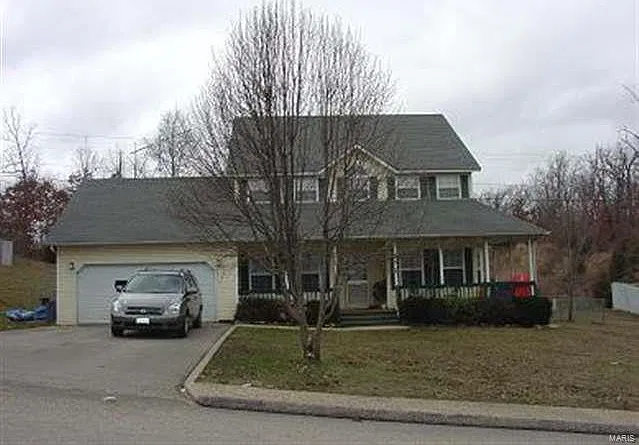 3 bed, 2.5 bath, 1889 sqft, $1,300 — Photo 1