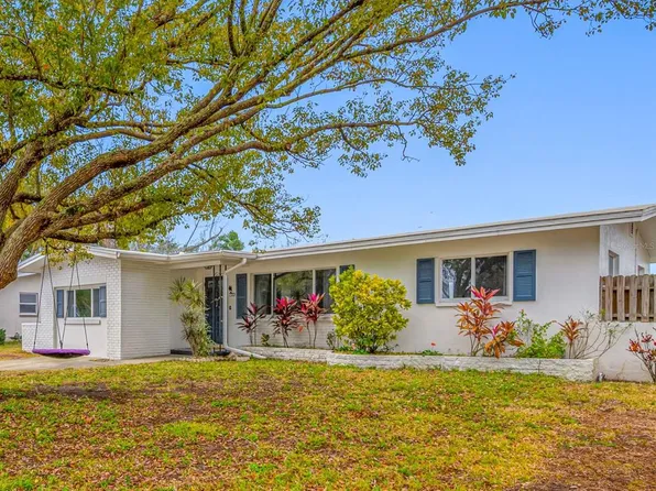 1268 Robin Hood Ln, Dunedin, FL 34698