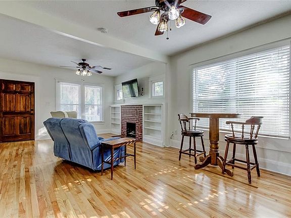 5th image of 202 W Wilder Ave