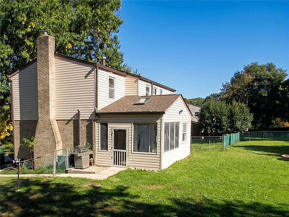 3rd image of 3939 Hickory Hill Rd