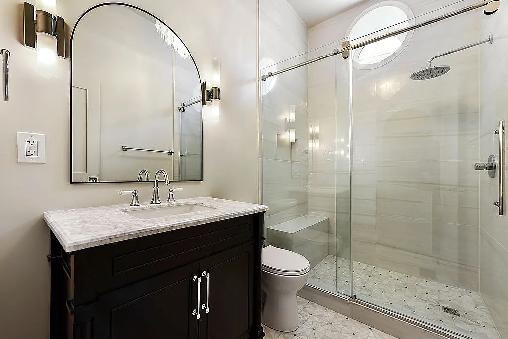1 bed, 1050 sqft, $2,150 — Photo 3