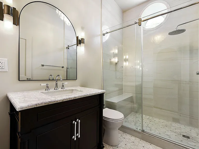421 52nd St #1 — Photo 3