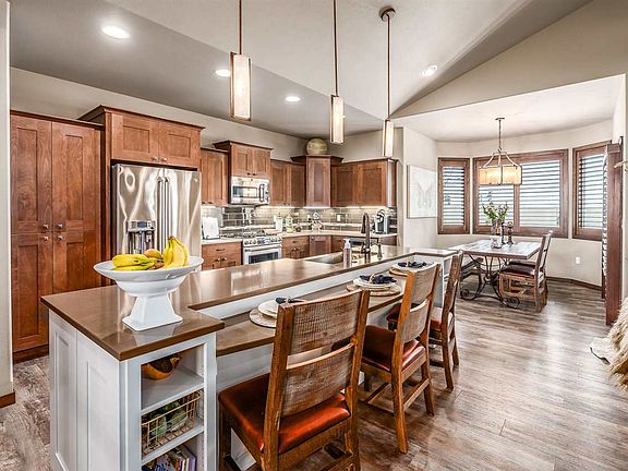 5th image of 20411 E 6th Ln