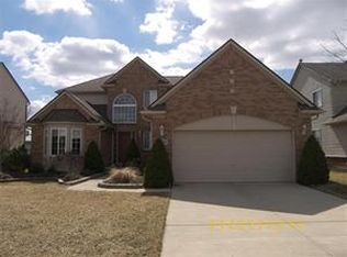 7458 Roxbury Dr, Ypsilanti, MI 48197