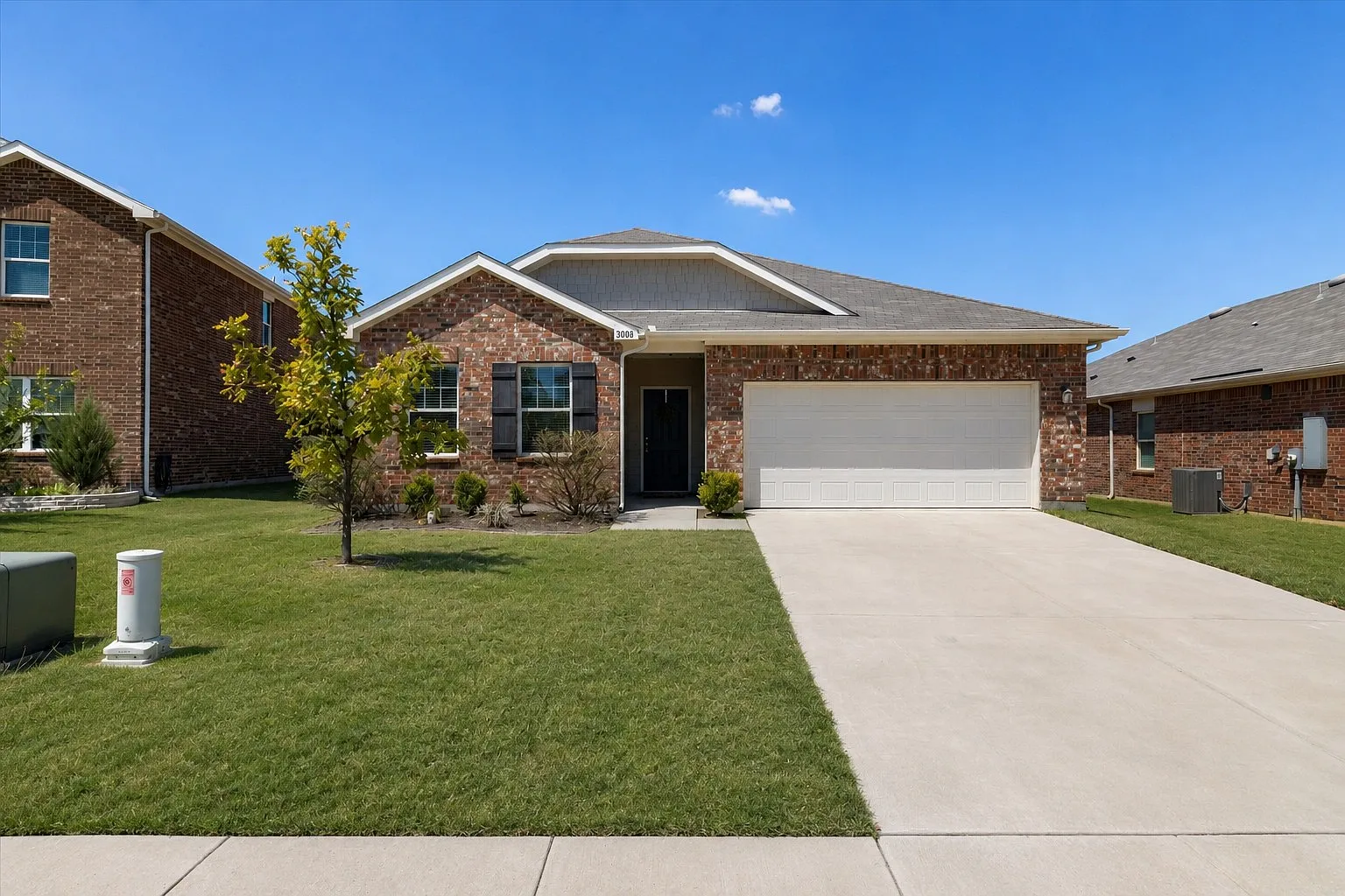 3 bed, 1699 sqft, $1,850 — Photo 1