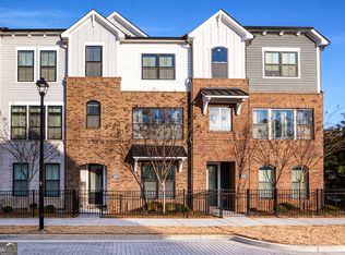 810 Kenway Ave, Roswell, GA