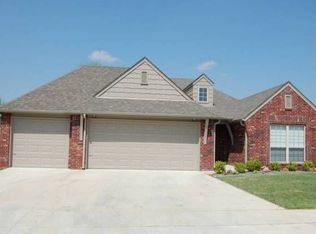 6913 N 128th Ct E, Owasso, OK 74055