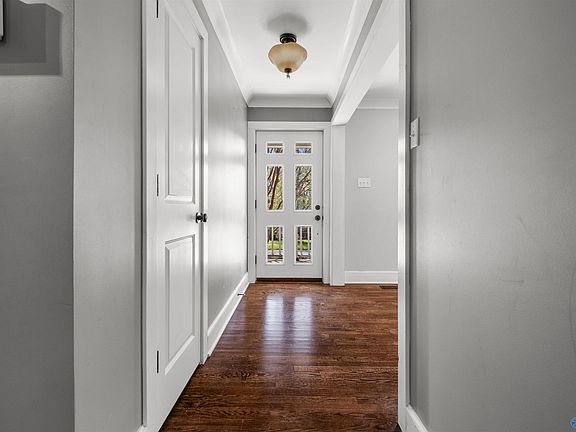 3rd image of 235 Riley St