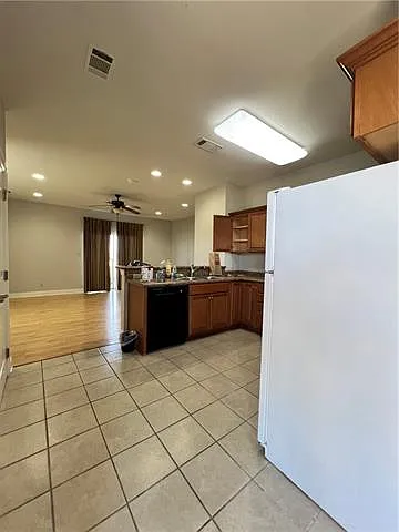 126 Lakeview Dr #B — Photo 6