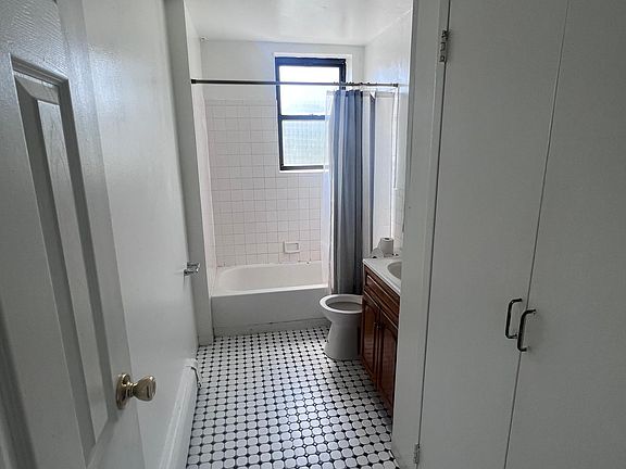 2nd image of 106 Locust Hill Ave APT 3F