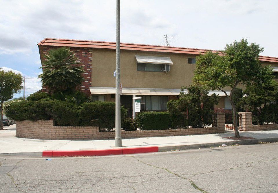 1st image of 7905 Agnes Ave Unit 9