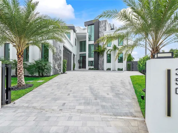 350 Circle Dr, Pompano Beach, FL 33062