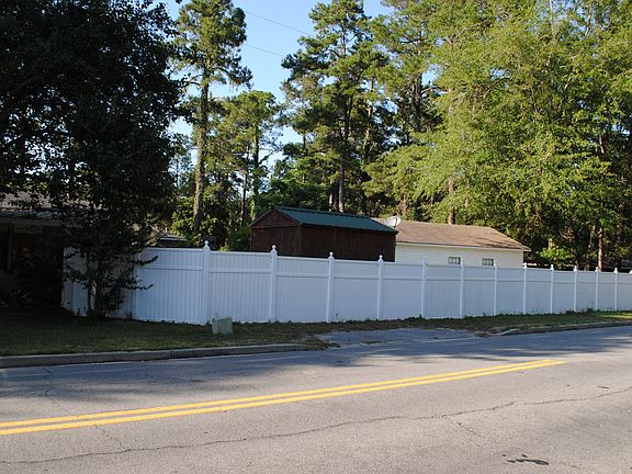 5th image of 207 Tomlinson Dr