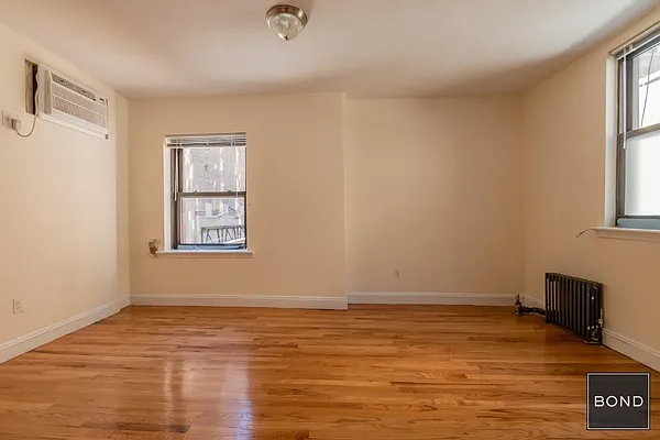 Rented by Bond New York | media 3