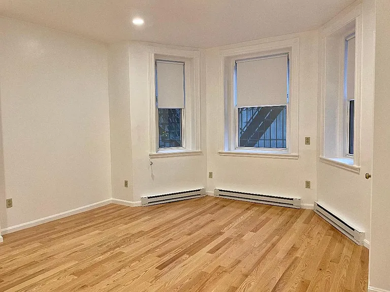 1077 Beacon St #B1 — Photo 4