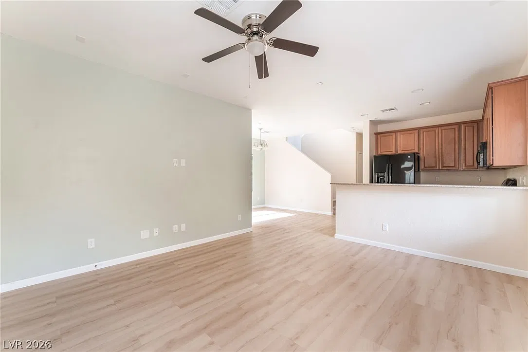 3 bed, 2.5 bath, 1503 sqft, $1,900 — Photo 2