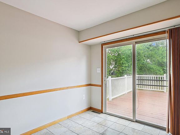 5th image of 573 Welland Ct