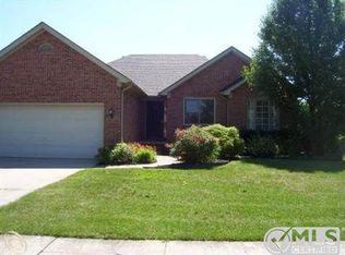 46822 Burt Ct, Chesterfield, MI 48047