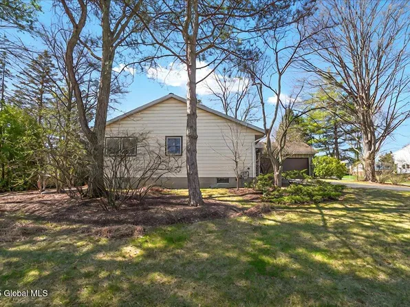 1 Stonehenge Drive, Albany, NY 12203