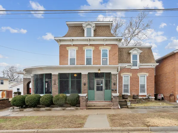 512 Broad St, Sabula, IA 52070