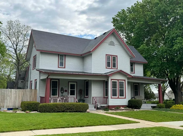 407 Spriggs St, Charles City, IA 50616