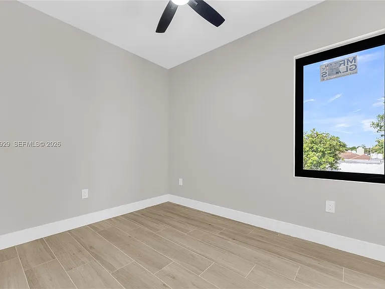 1816 NW 49th St — Photo 32