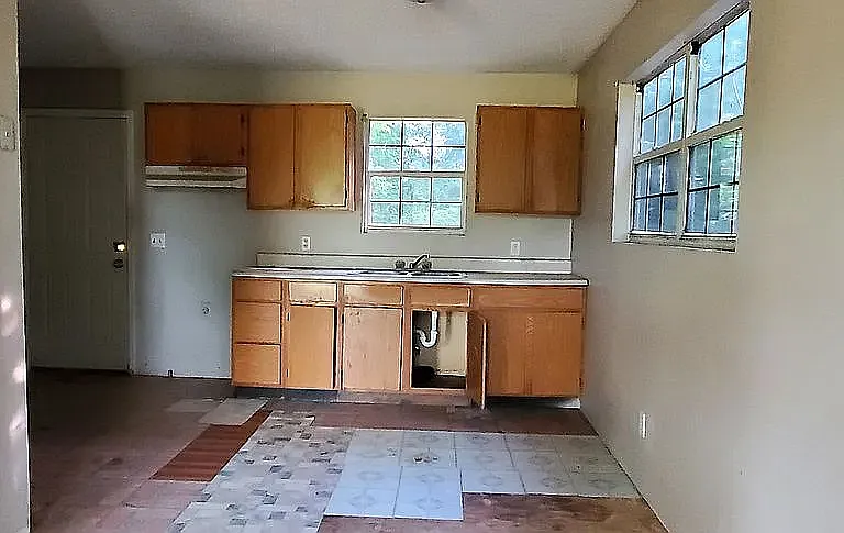 174 E Main St — Photo 7