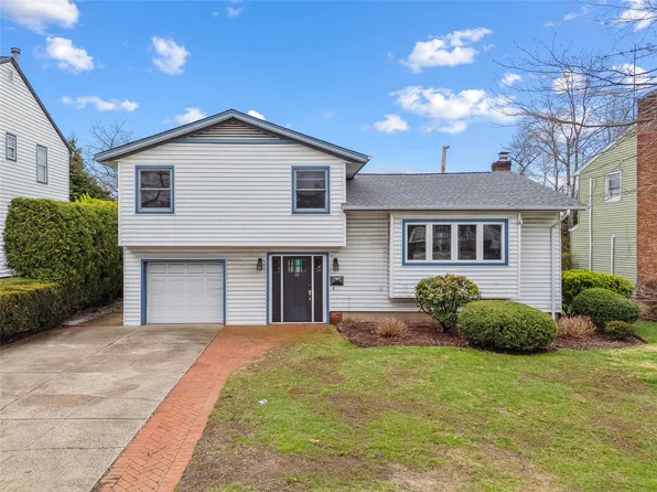 26 Old Country Road, Garden City, NY 11530