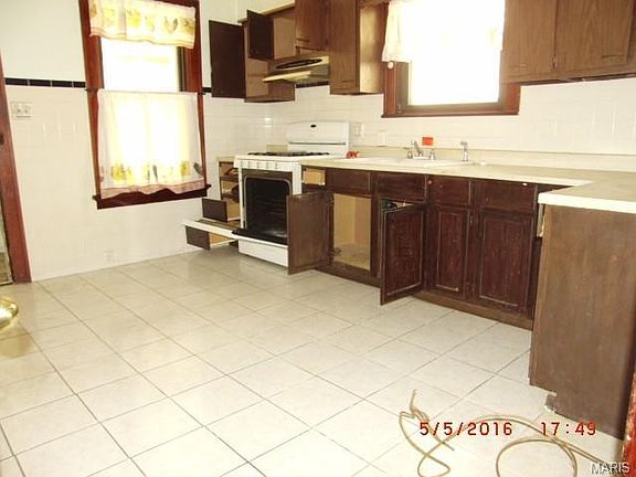 3rd image of 4619 S 38th St