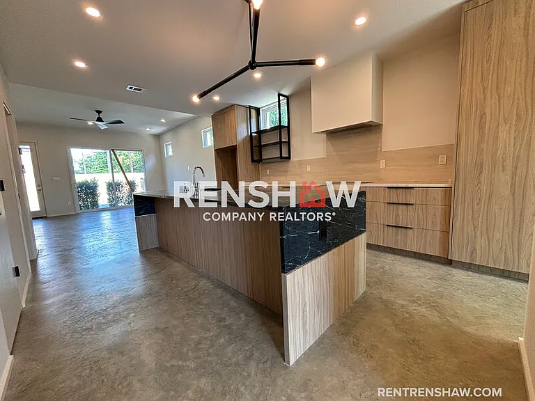 38 Angelus St — Photo 4