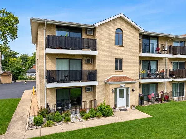 1322 E 9th St APT 1W, Lockport, IL 60441