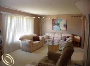 27335 Pierce Ave, Southfield, MI 48076