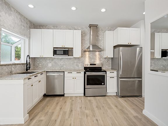 3rd image of 6220 Bentwood Trl APT 601