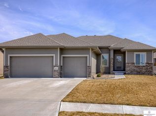 4611 N 206th St, Elkhorn, NE 68022