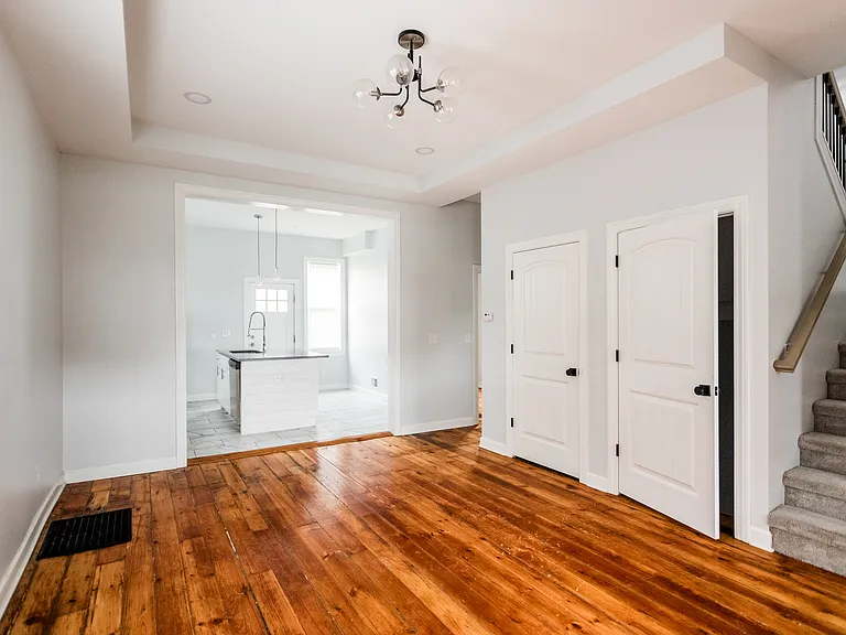 613 E Euclid St — Photo 4