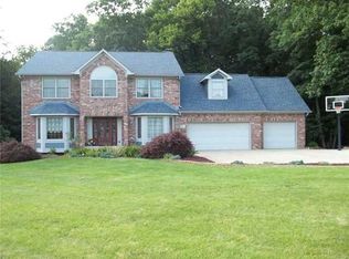7490 S Poplar Point Dr, Trafalgar, IN