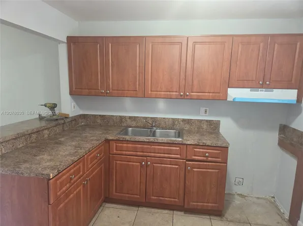 20520 NW 15th Ave APT 230, Miami Gardens, FL 33169