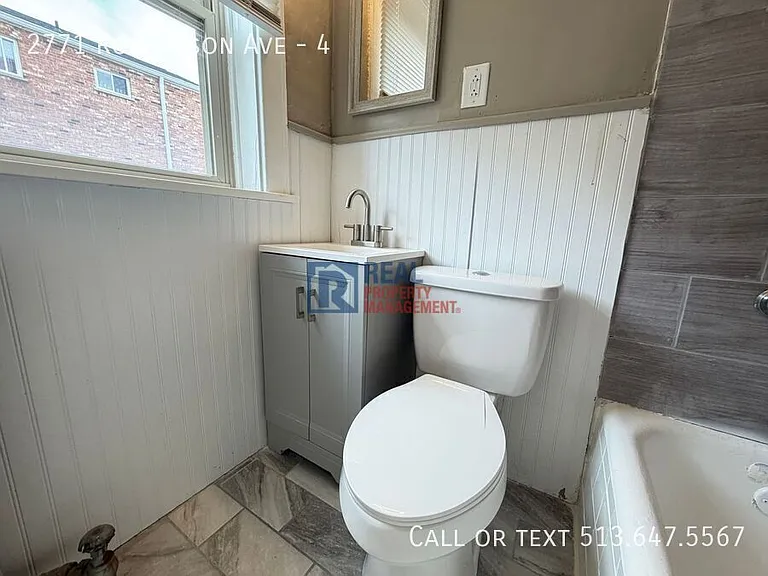 2771 Robertson Ave #4 — Photo 11