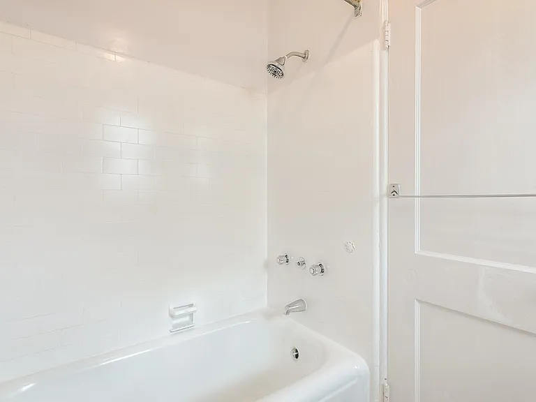 20 Acacia Rd — Photo 14