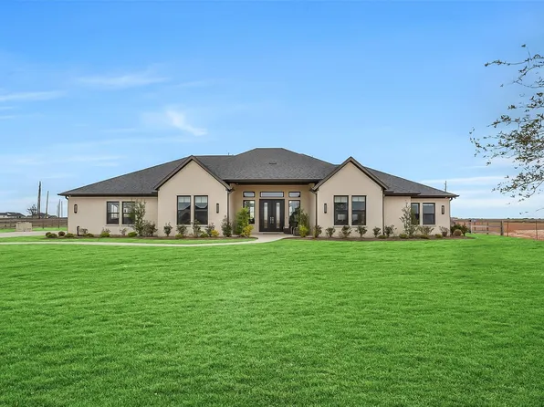 1005 Falcon Cv, Waller, TX 77484