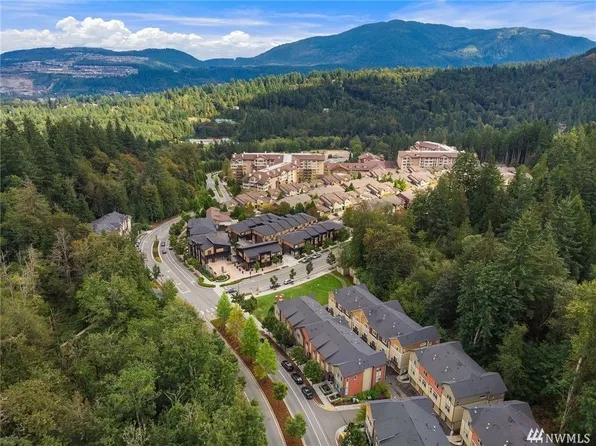 2067 NW Talus Dr, Issaquah, WA 98027