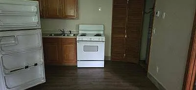 326 W 8th St — Photo 1