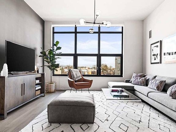 4th image of 2457 N Milwaukee Ave #213