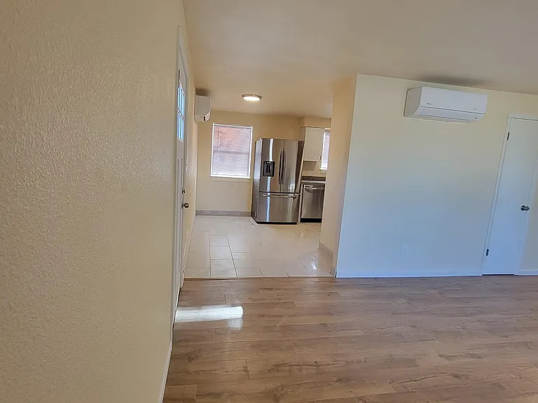 1117 N Adams St — Photo 5