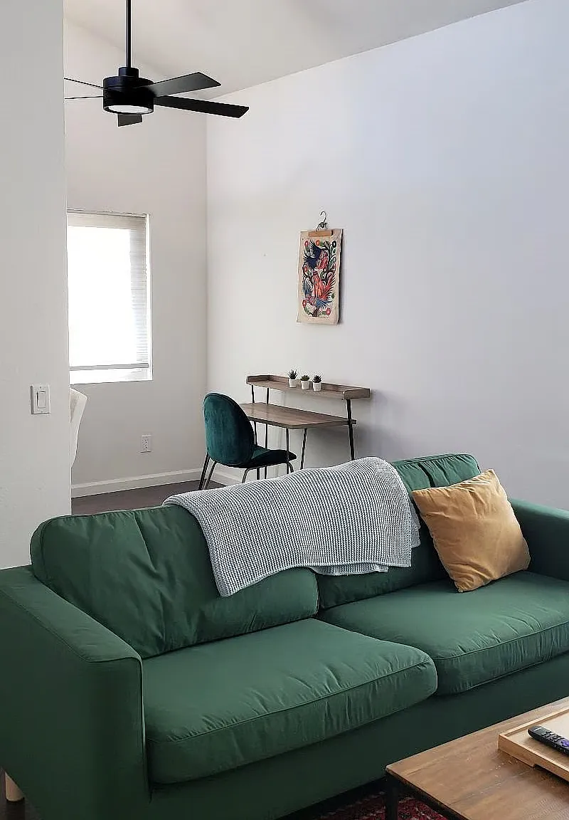 2 bed, 1.0 bath, $4,525 — Photo 3
