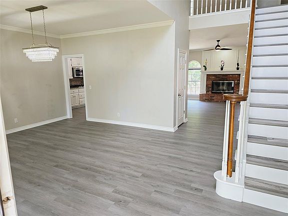 4th image of 2500 Steeplechase Rd