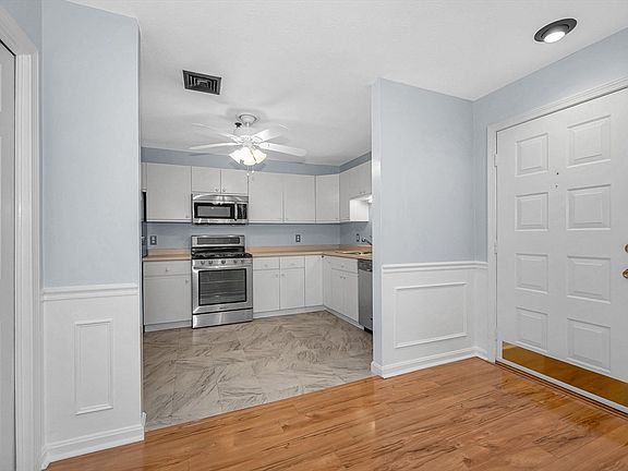 3rd image of 13 Dallas Dr APT 101