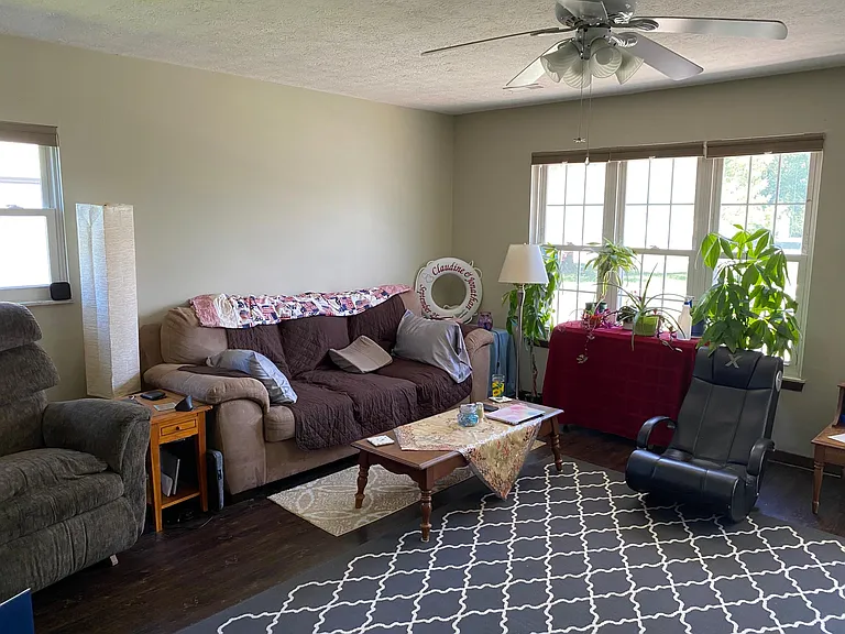 4150 Abbe Rd — Photo 2