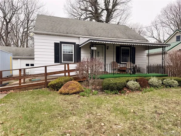 6584 Hamilton Dr, Derby, NY 14047